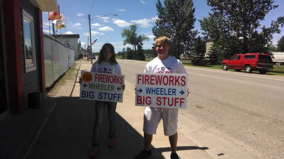 bb fireworks, b&b fireworks, fire works retailer, wheeler, wi, wisconsin